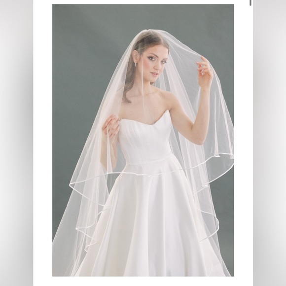 Toni Federici Je T’aime Cathedral Veil | Light Ivory - Picture 3 of 11